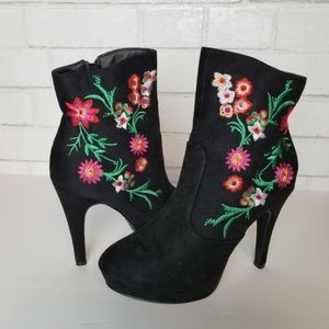 2 Lips Too Lilia Bootie